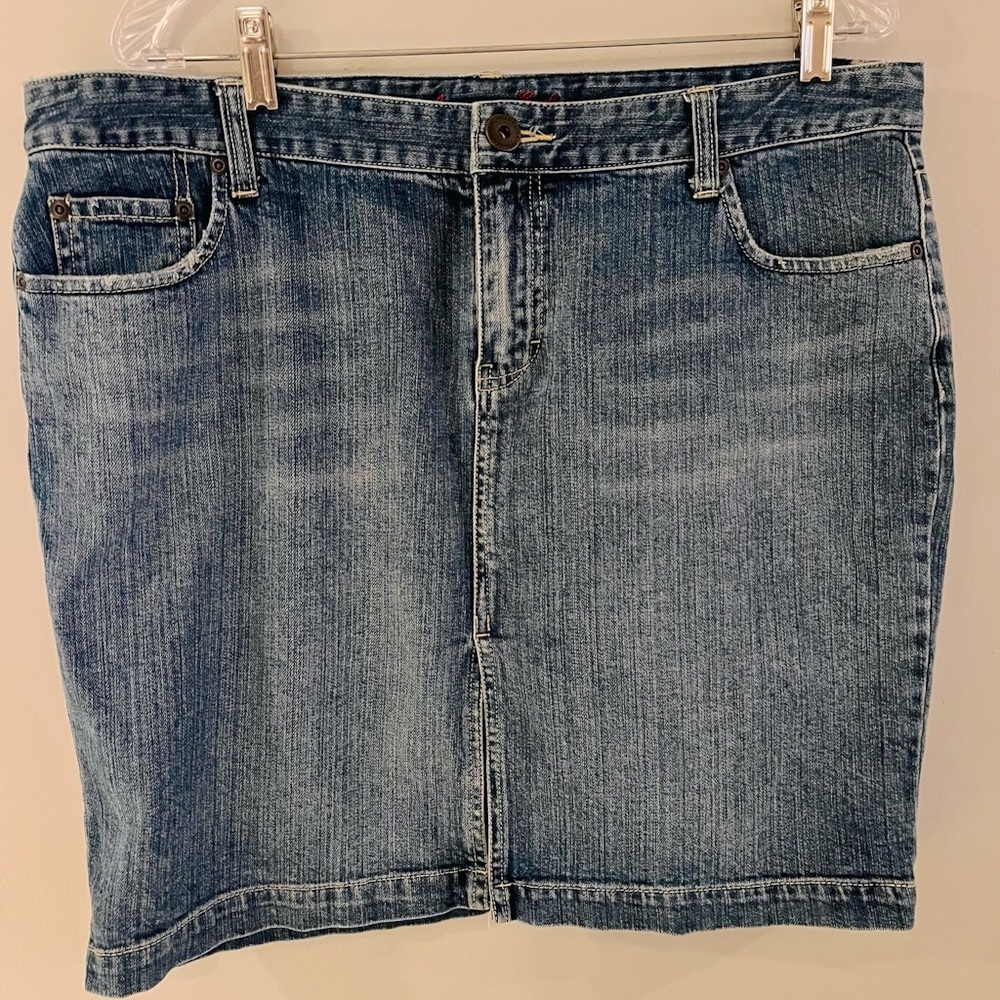American Eagle Classic Blue Denim Skirt Women’s Size 16